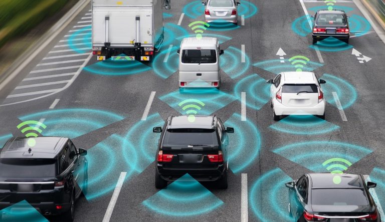भारतात येणार ‘Talking Vehicles’ ! १ ऑक्टोबर २०२८ पासून सर्व नव्या वाहनांमध्ये V2V Communication System अनिवार्य करण्याचा प्रस्ताव